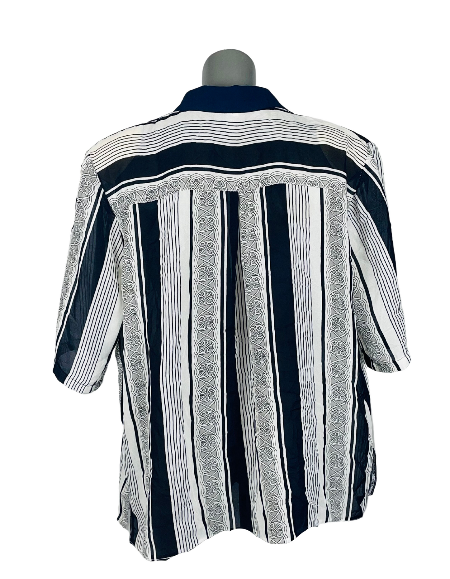 WHITE AND BLUE BLOUSE 3XL