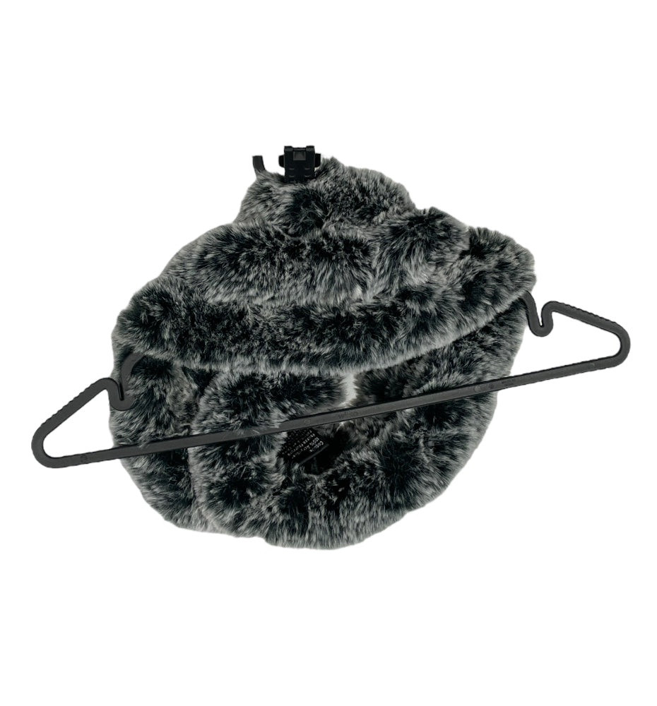 GREY FAUX FUR SCARF