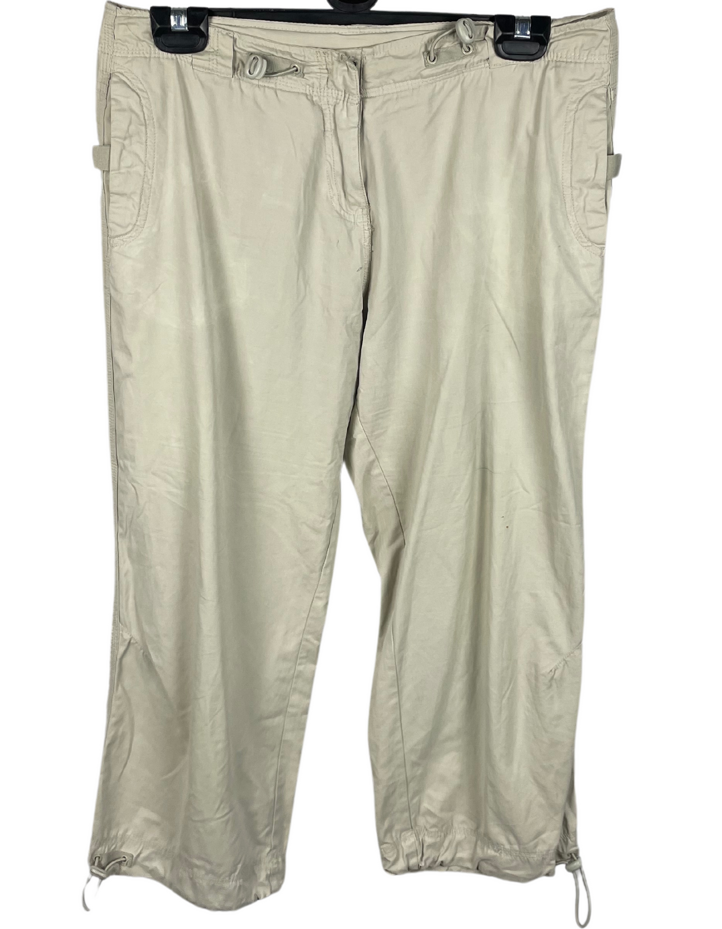 CREAM 3/4 TROUSERS SIZE 14