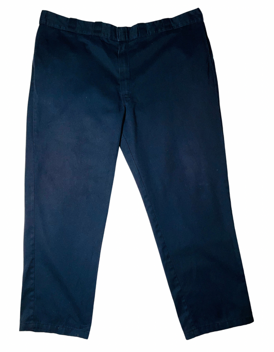 DICKIES BLACK TROUSERS (W48” L32”)