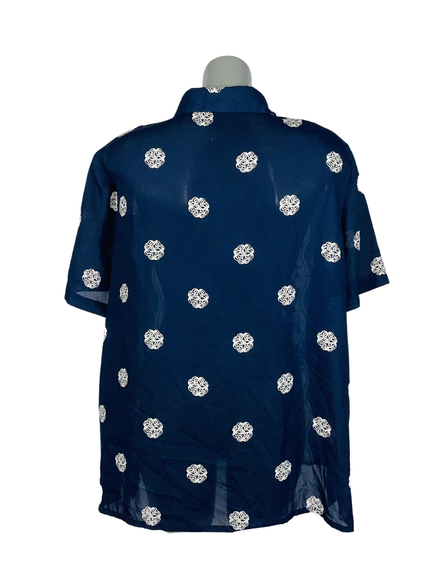 WHITE AND BLUE BLOUSE SIZE 24