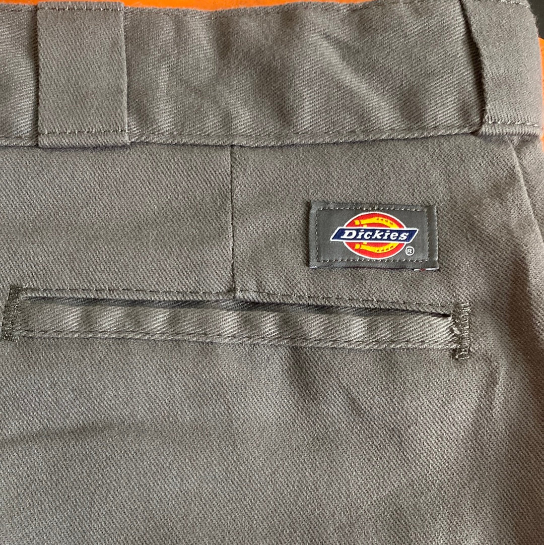 DICKIES WORKWEAR TROUSERS (W-42”) (L-30”)