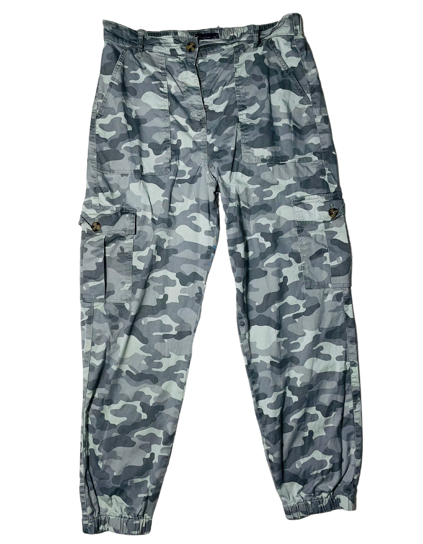 GREEN CAMO CARGOS SIZE 12