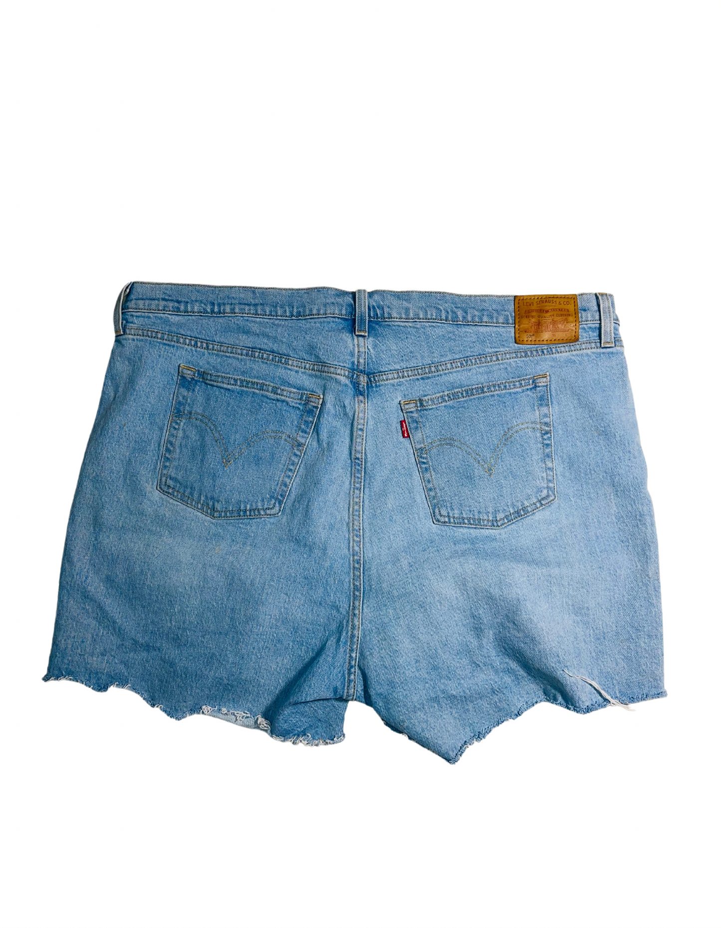LEVIS DISTRESSED SHORTS W42