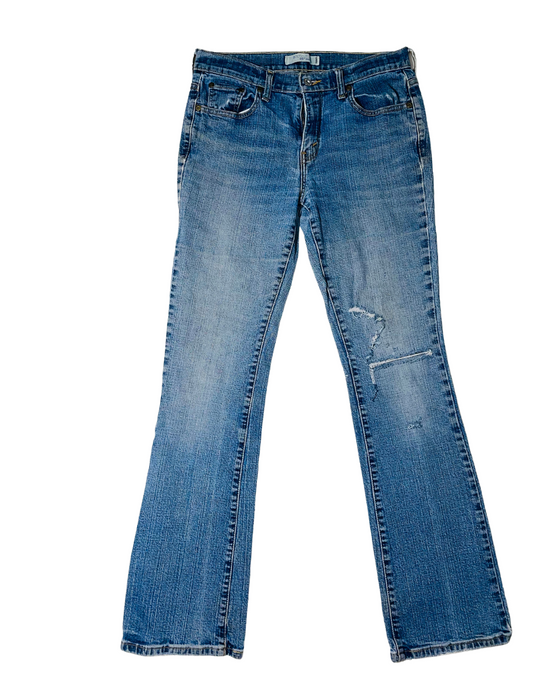 BLUE RIPPED BOOTCUT LEVIS JEANS (W32” L34”)