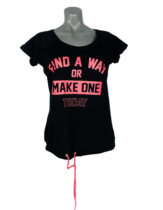BLACK AND PINK QUOTE T-SHIRT LARGE