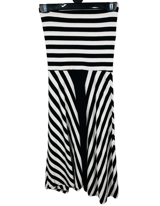 BLACK WHITE STRIPE DRESS SIZE 8