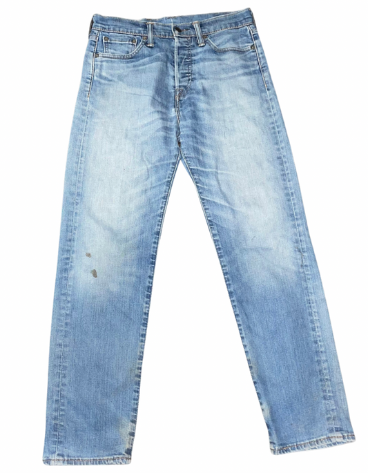 BLUE LEVI JEANS (W29” L32”)