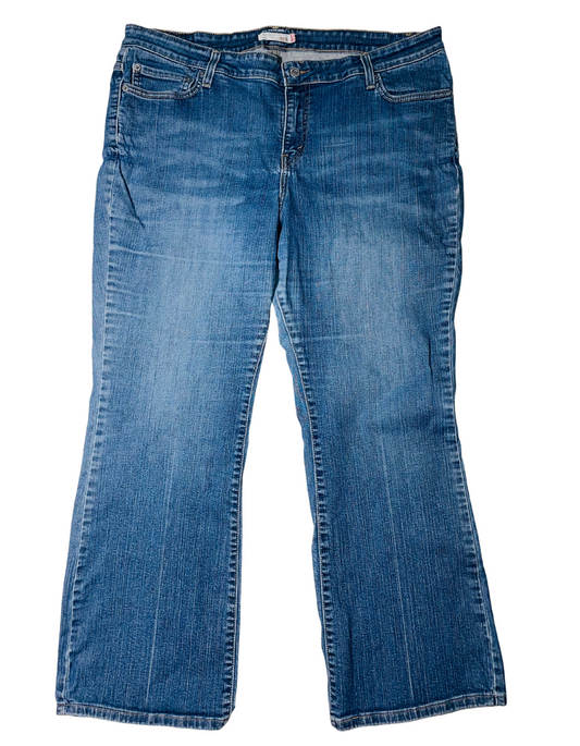 BLUE LEVIS JEANS (W40” L30”)