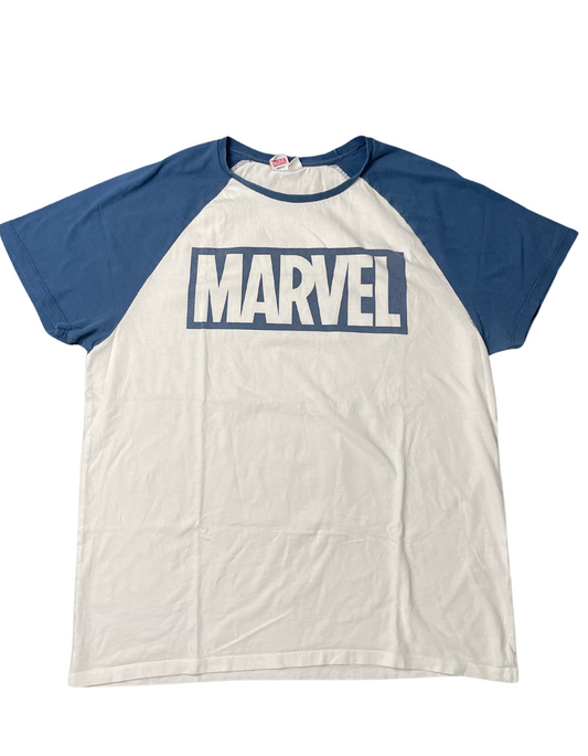 WHITE AND BLUE MARVEL T-SHIRT XL