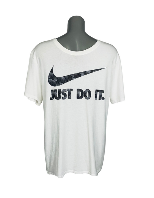 WHITE NIKE T-SHIRT LARGE