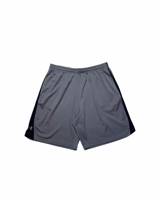 UNDER ARMOUR GREY AND BLACK SHORTS SIZE XL