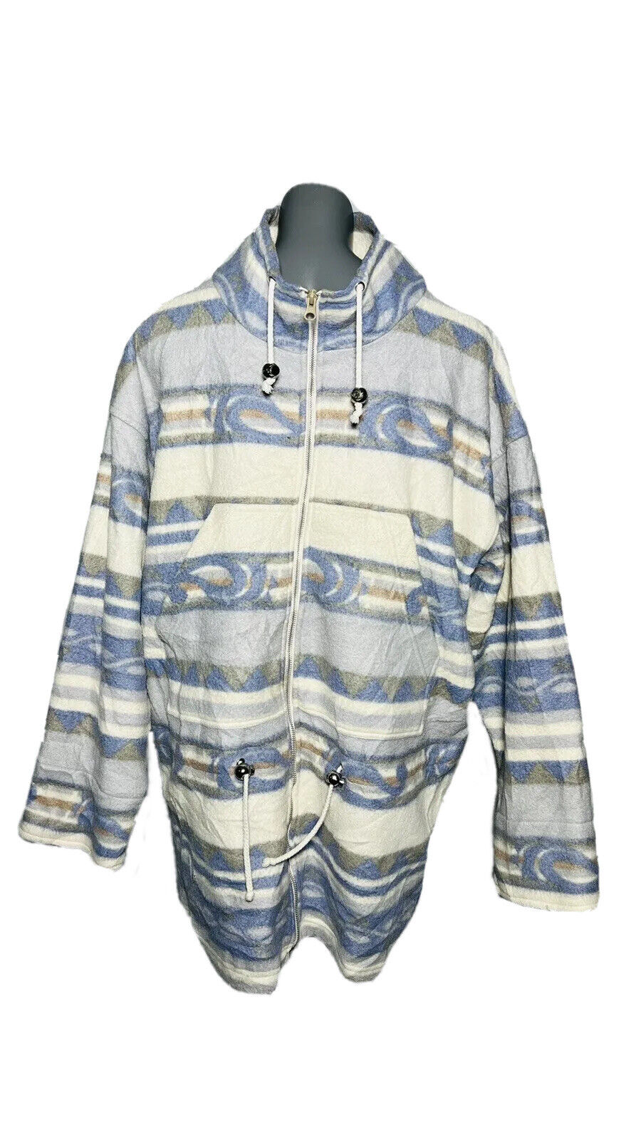 CRAZY FLEECE BY NY 10018 SIZE M BLUE AND WHITE PATTERN